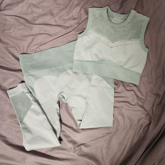 Pants - Athletic two piece leggings set